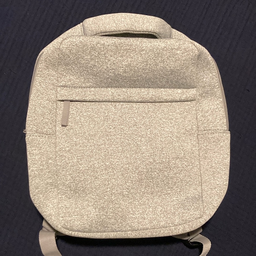 NWT DSW Gray backpack with adjustable straps